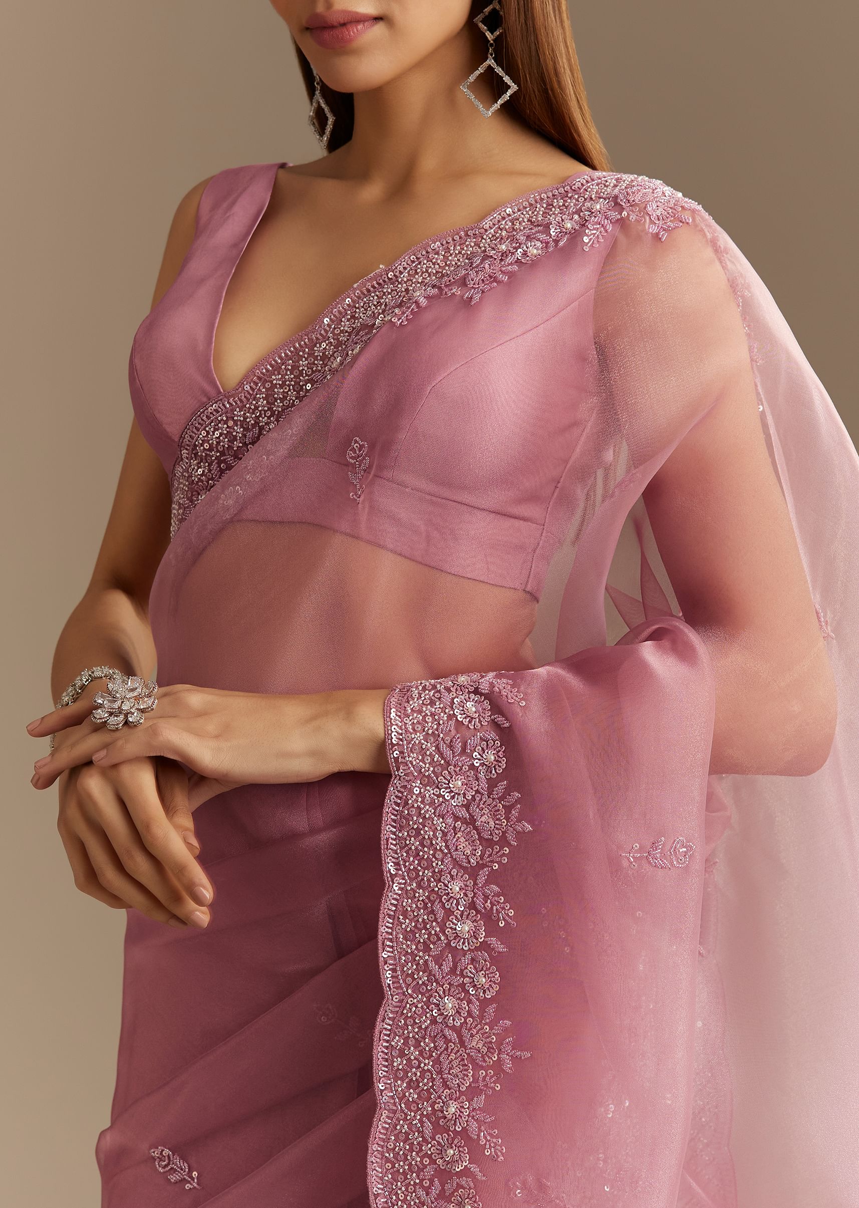 Pinkish Lavender Tissue Saree With Sequins Cutdana And Scallop Border - Image 3