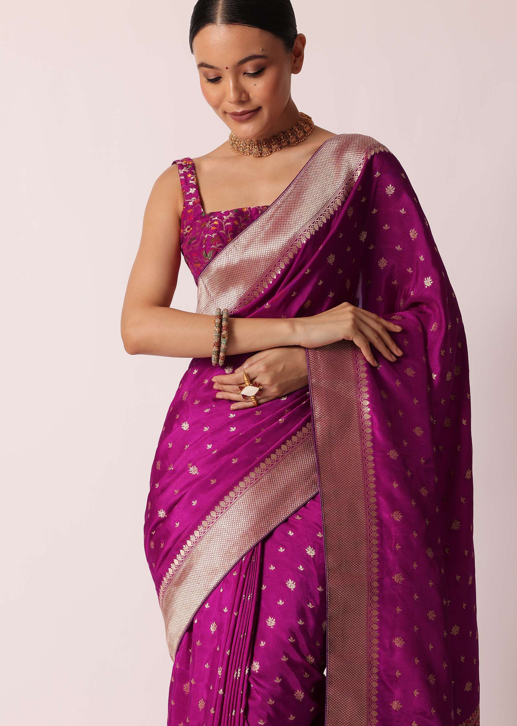 Purple Banarasi Silk Handloom Saree With Woven Motifs And Unstitched Blouse Piece - Image 2
