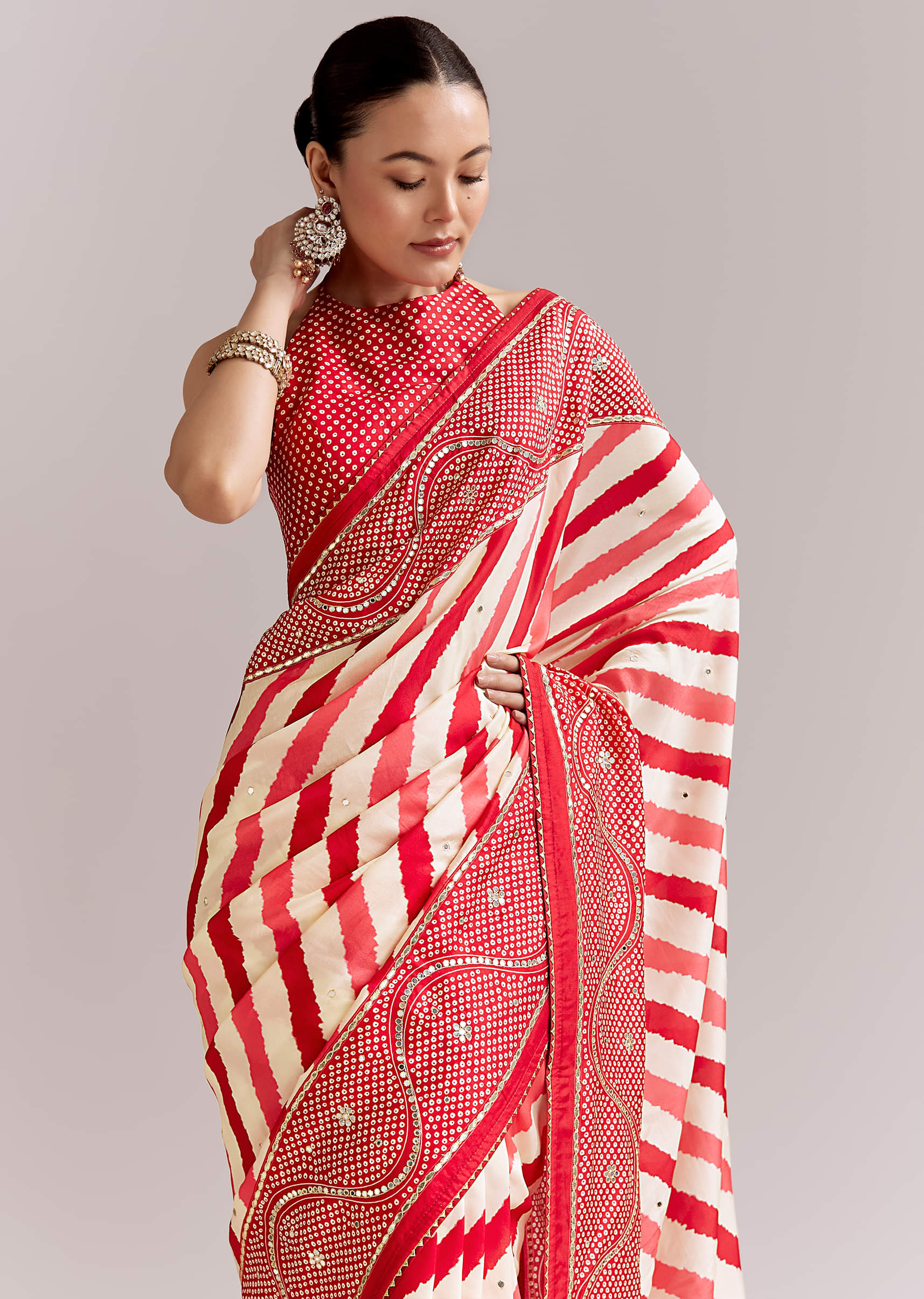 Red And Off White Silk Saree With Lehariya And Bandhani Print - Image 5