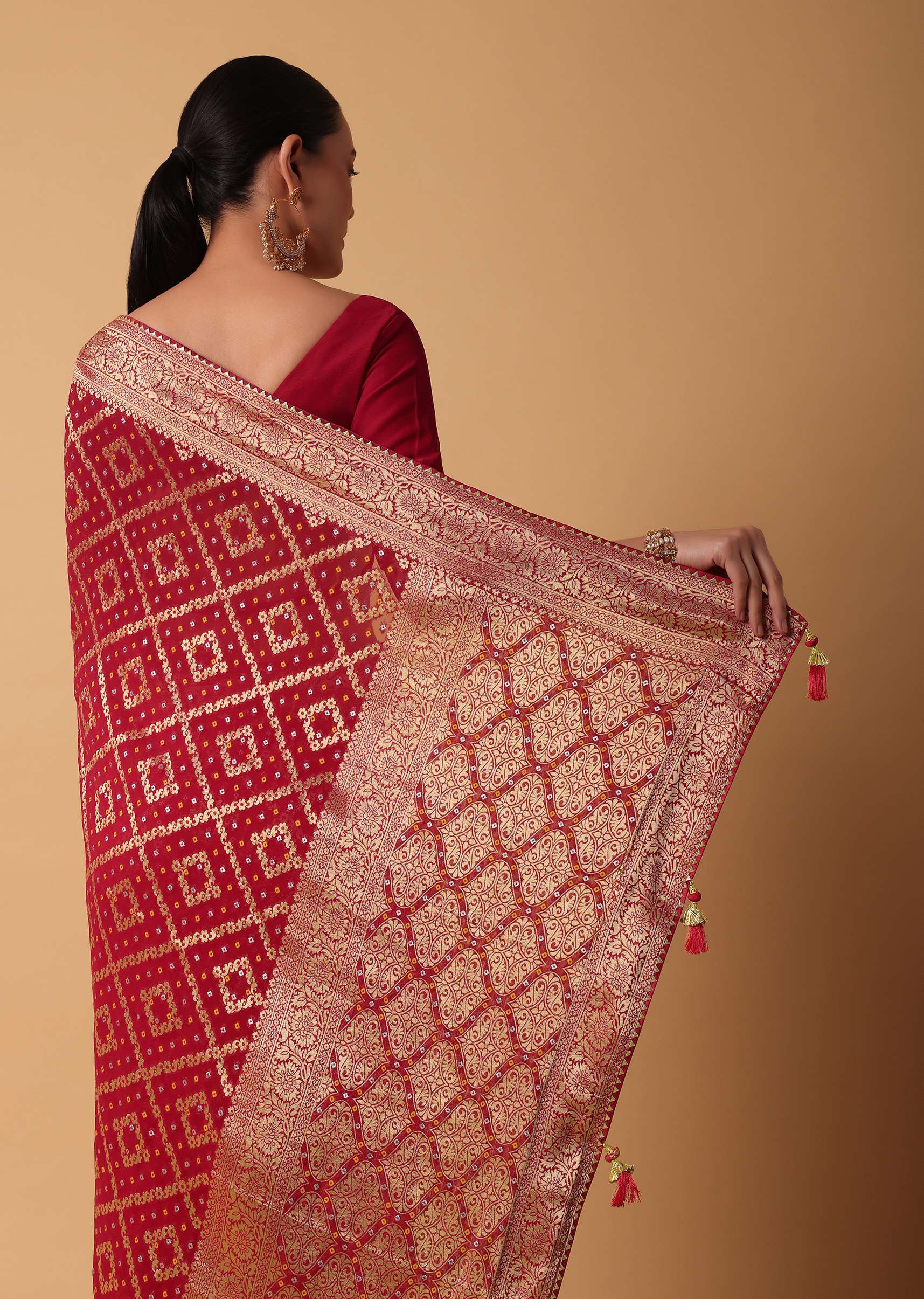 Red Banarasi Georgette Saree With Bandhani Weave And Unstitched Blouse Piece - Image 6