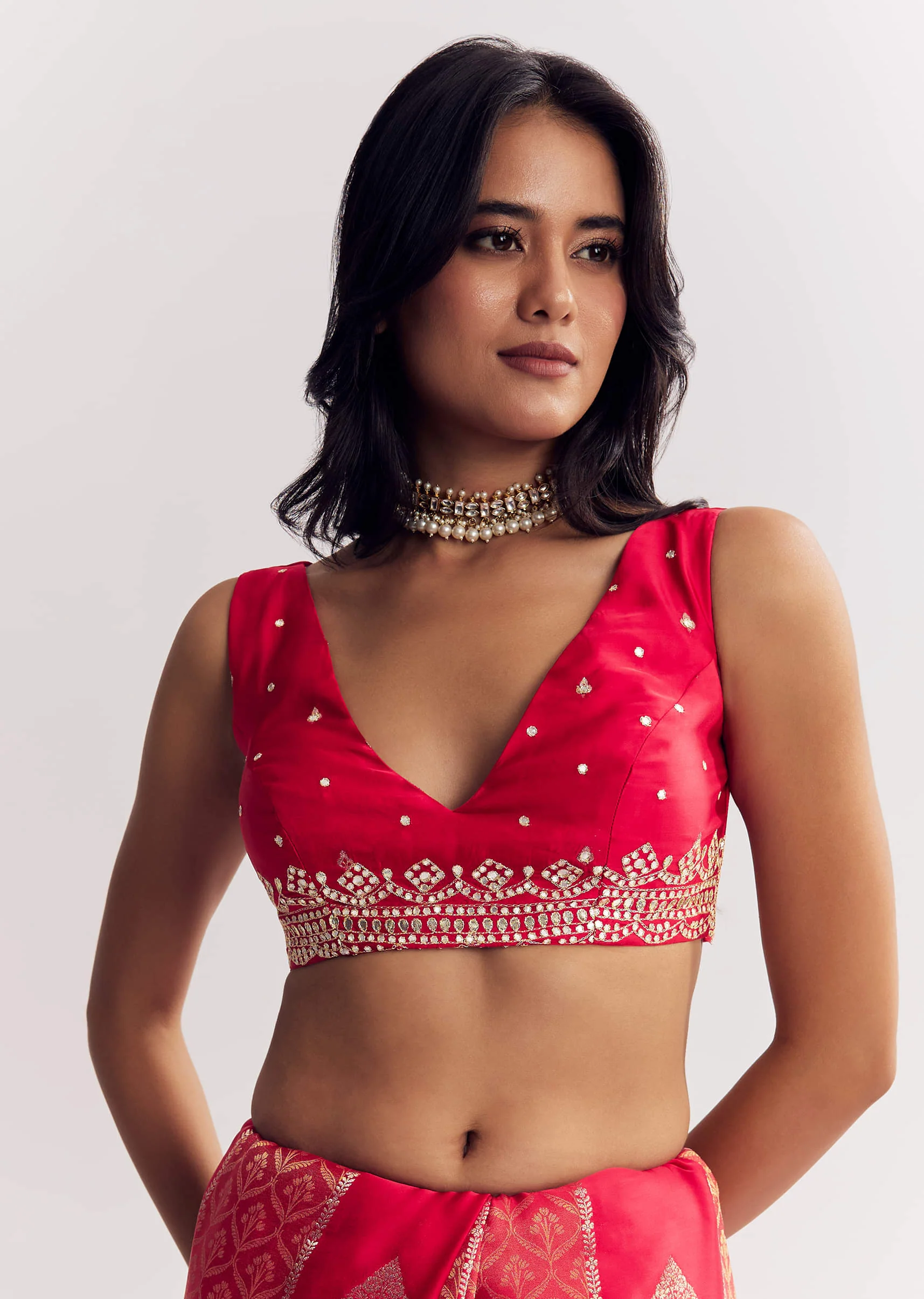 Red Dola Silk Saree With Gota Patti Woven Motifs - Image 7