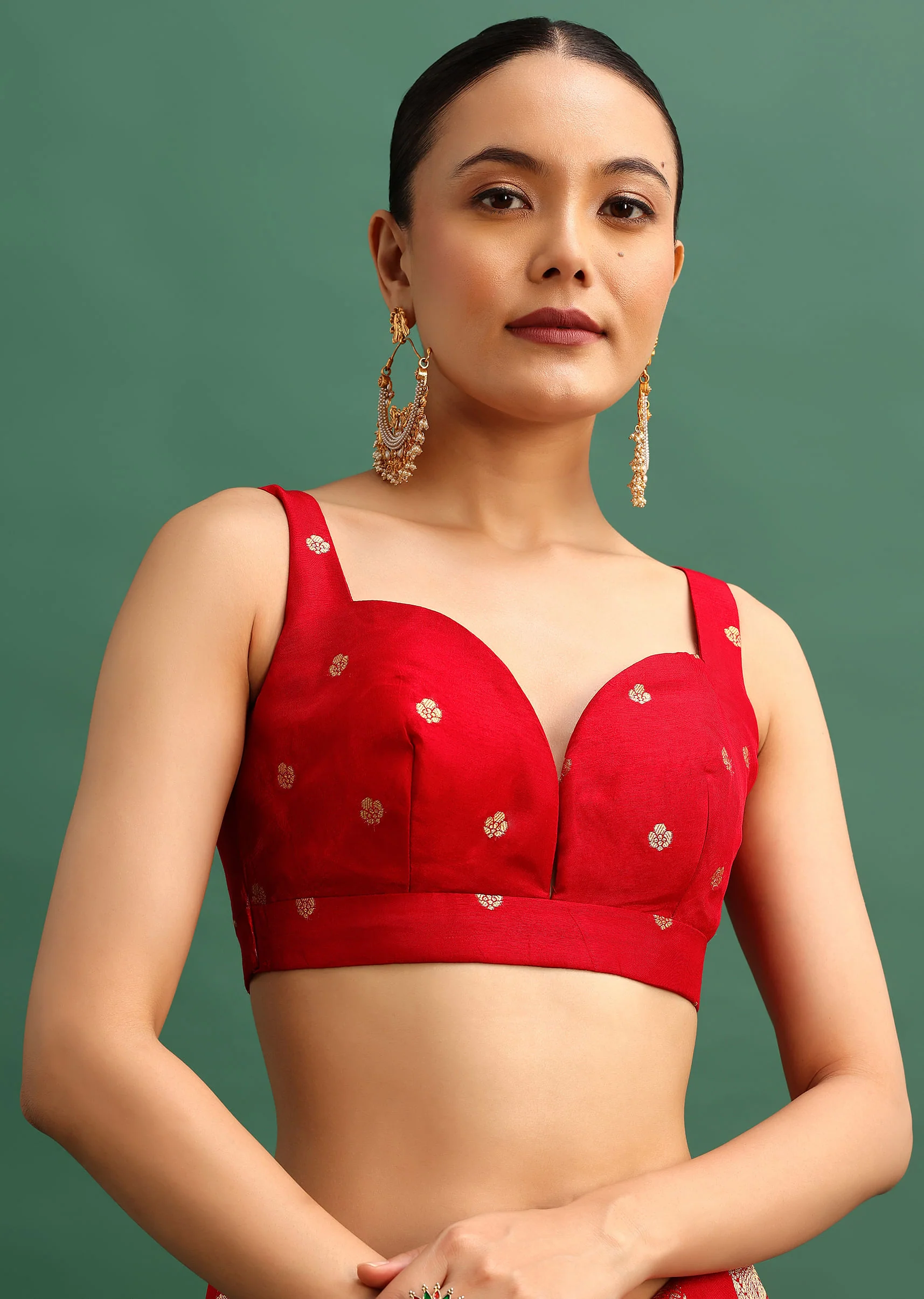 Red Dola Silk Woven Saree With Zari Work And Unstitched Blouse - Image 7