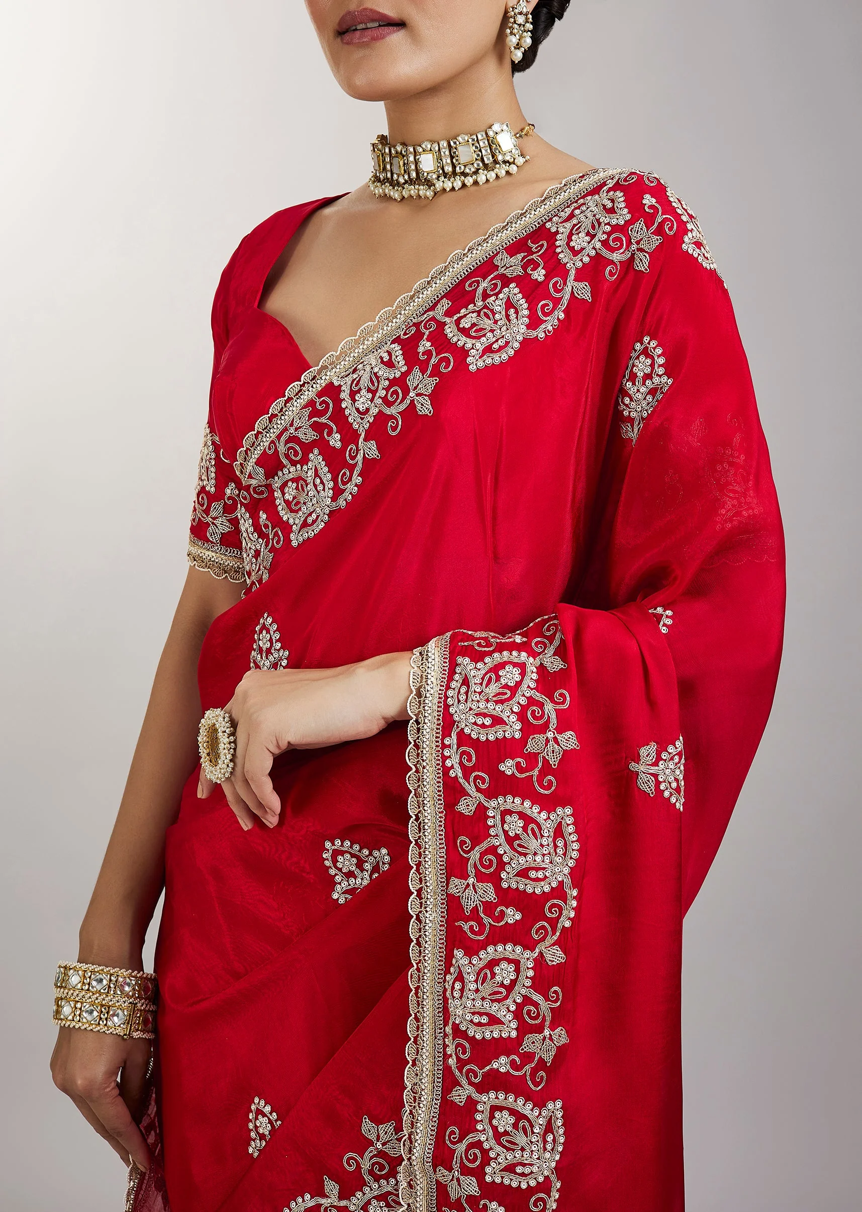 Red Embroidered Crepe Saree With Zari Border - Image 2