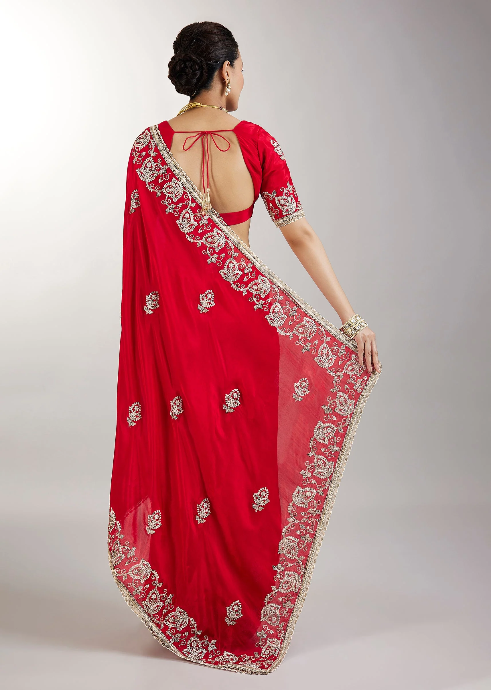 Red Embroidered Crepe Saree With Zari Border - Image 4
