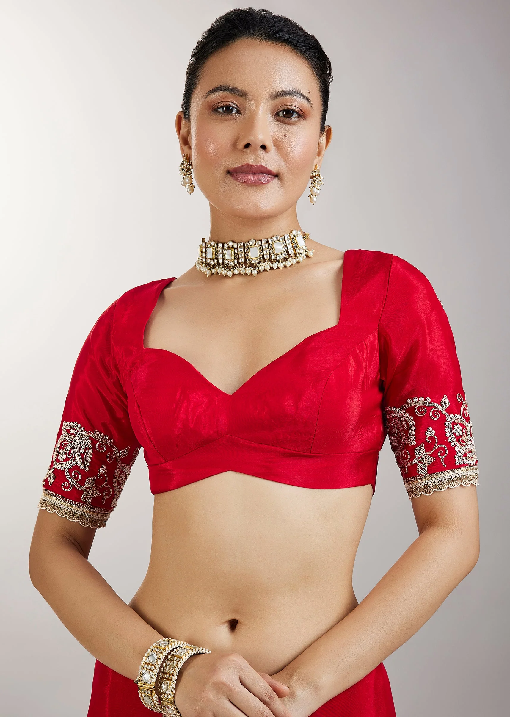 Red Embroidered Crepe Saree With Zari Border - Image 7