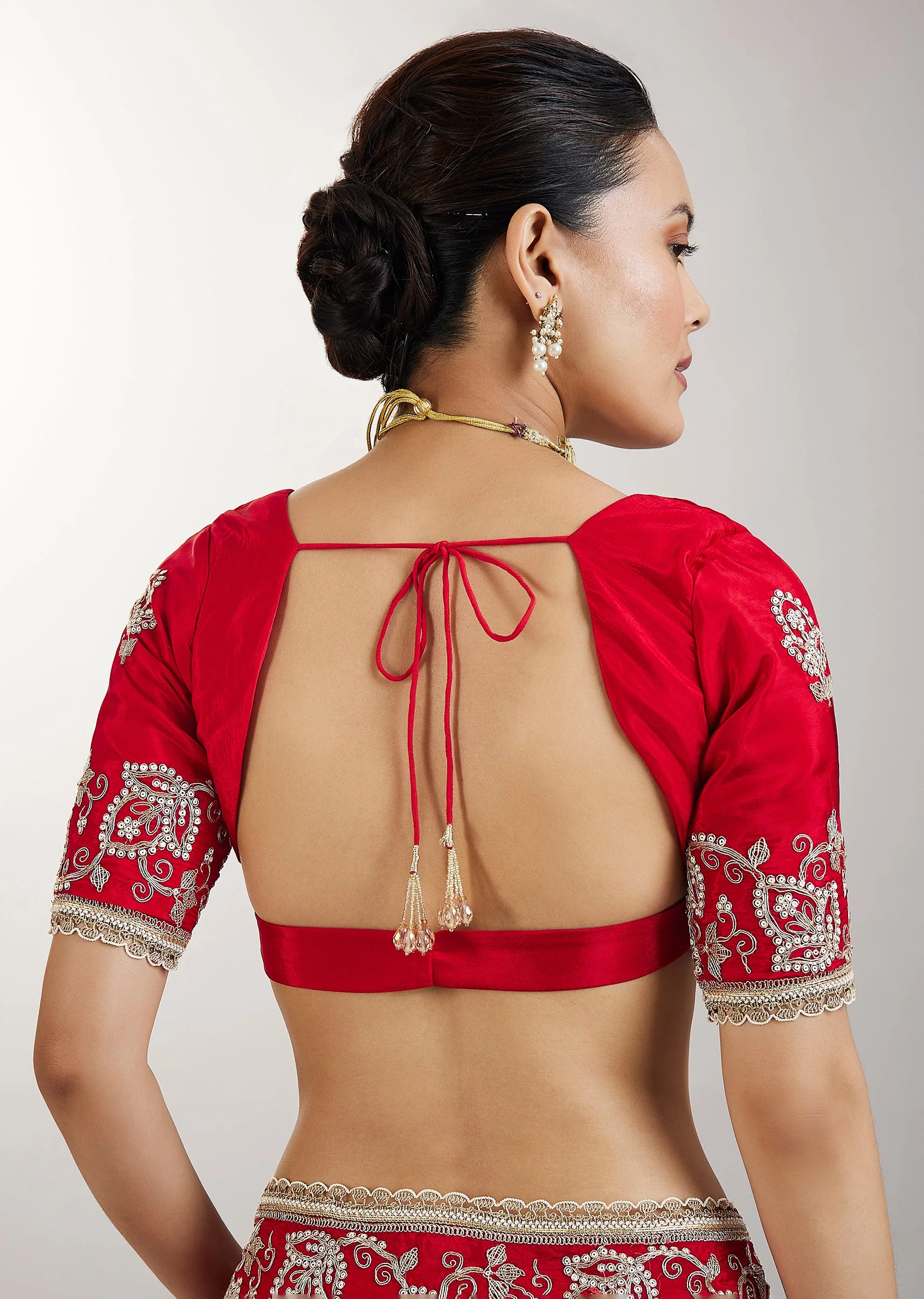 Red Embroidered Crepe Saree With Zari Border - Image 8