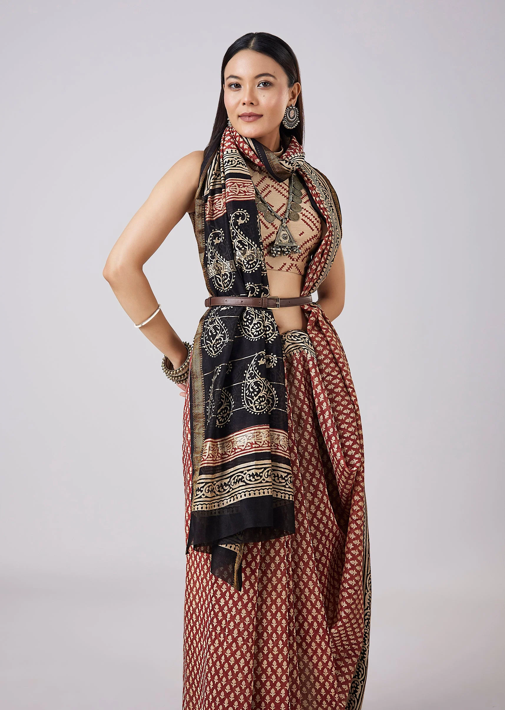 Red Hand Painted Motif Saree with Stitched Blouse - Image 5