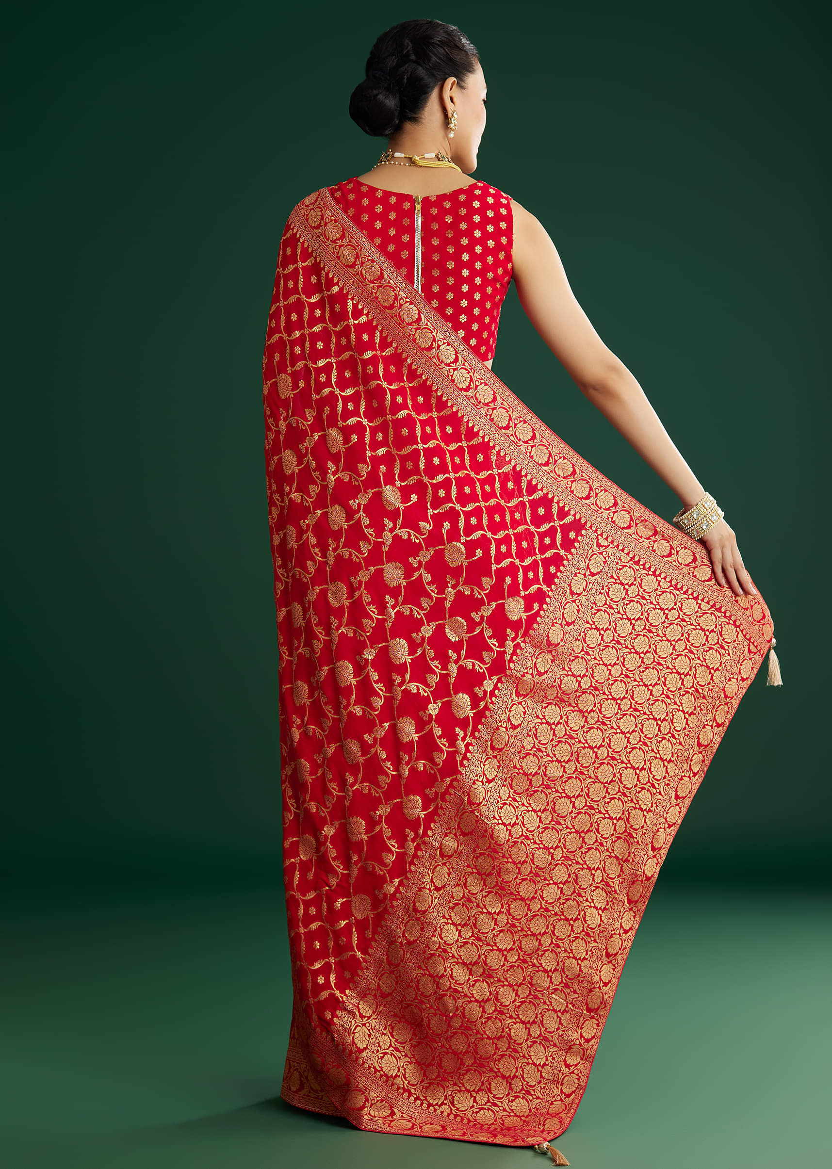 Red Jaal Work Saree With Floral Border And Pallu - Image 4
