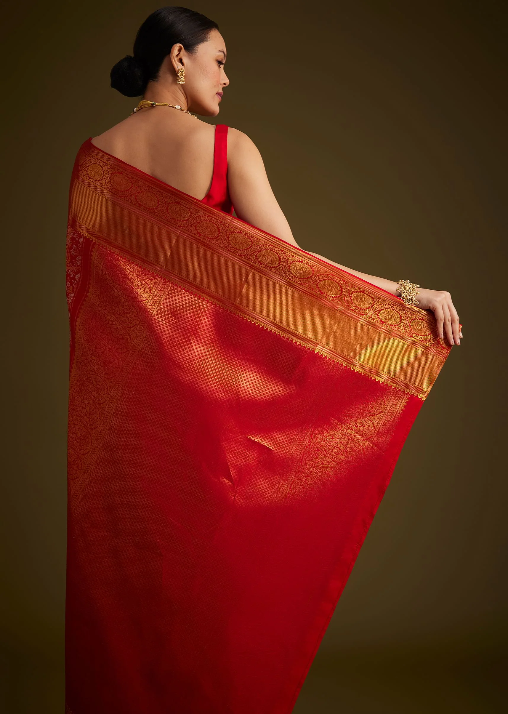 Red Kanjivaram Silk Saree With Golden Zari Detailing - Image 5
