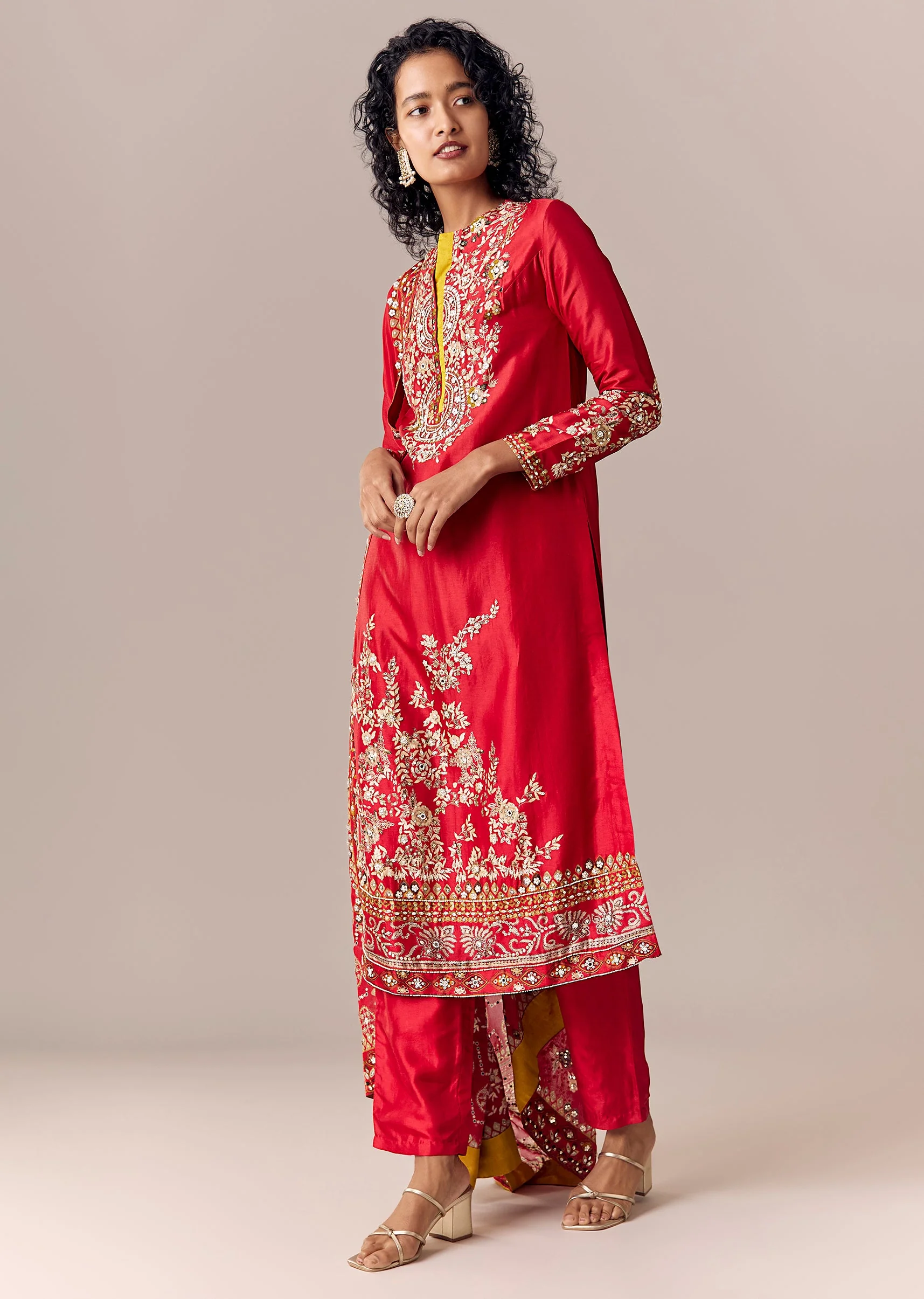 Red Printed Kurta Pant Set With Embroidery Work - Image 3