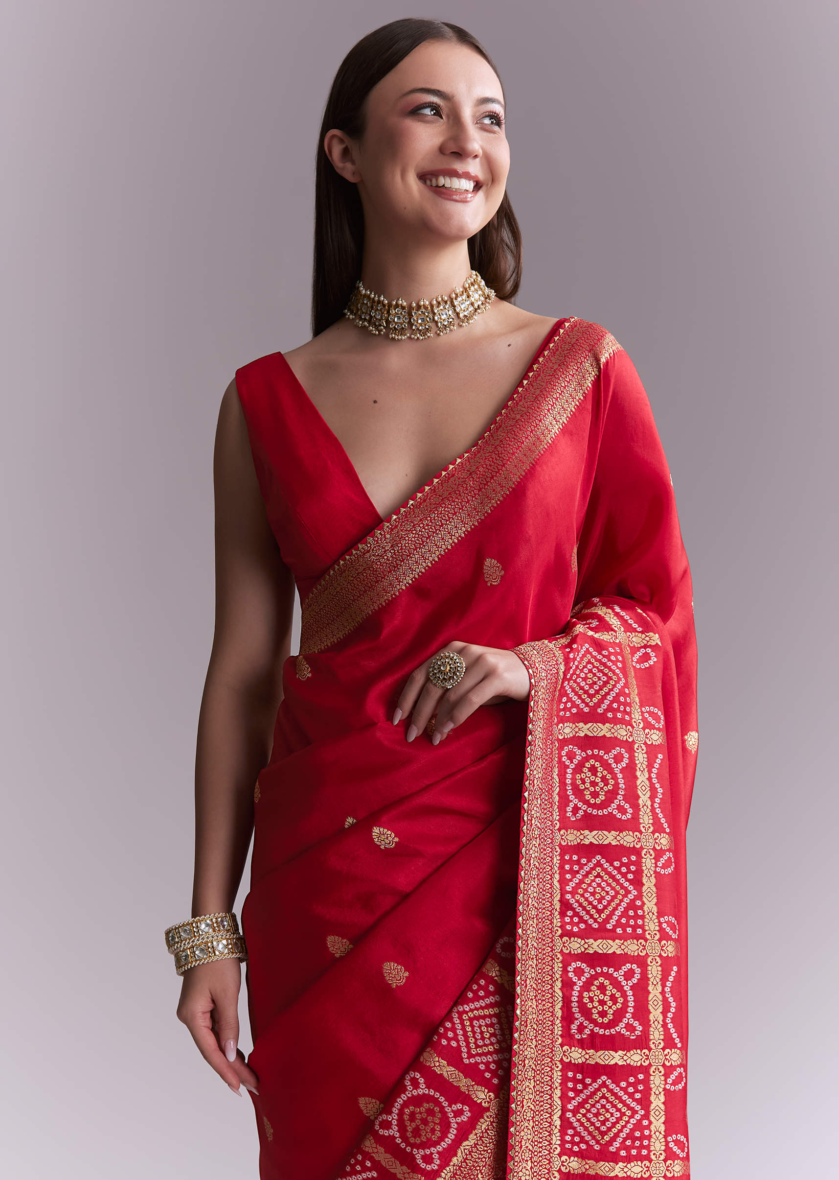 Red Silk Woven Saree With Booti Work And Bandhani Motifs - Image 5