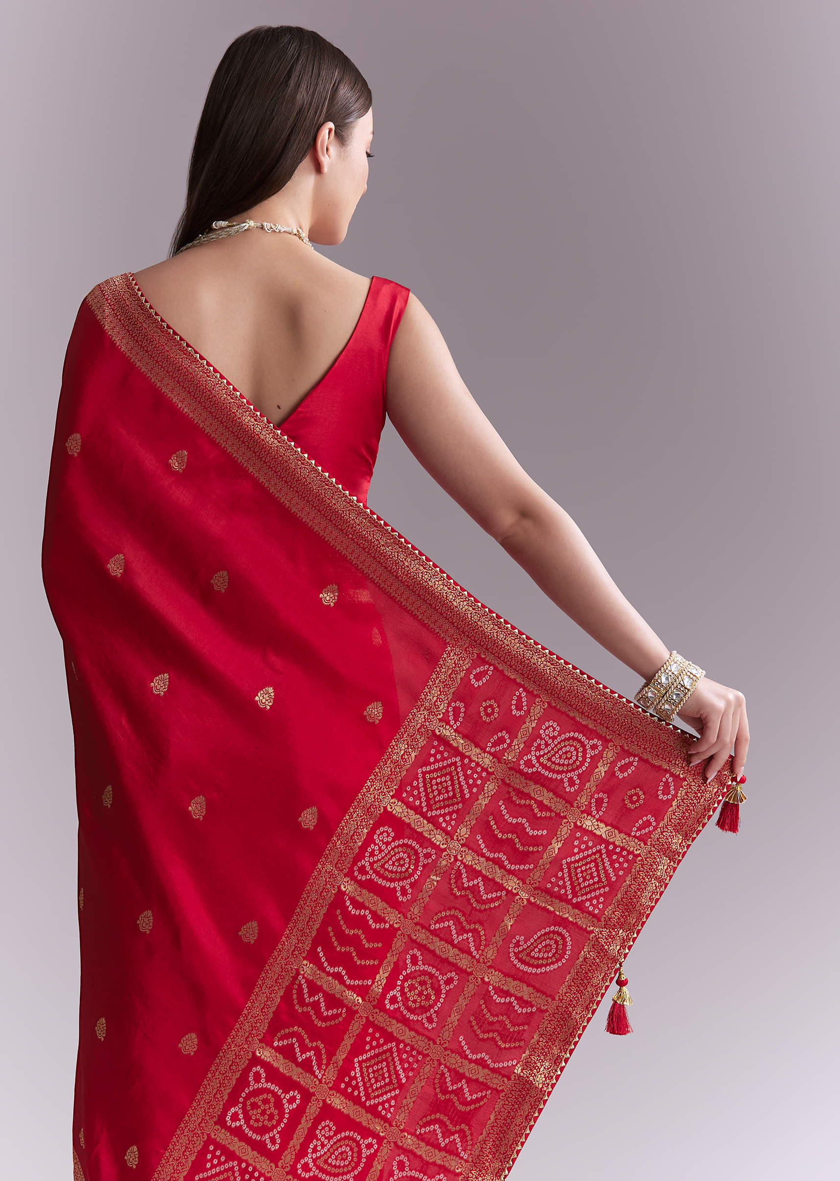 Red Silk Woven Saree With Booti Work And Bandhani Motifs - Image 6