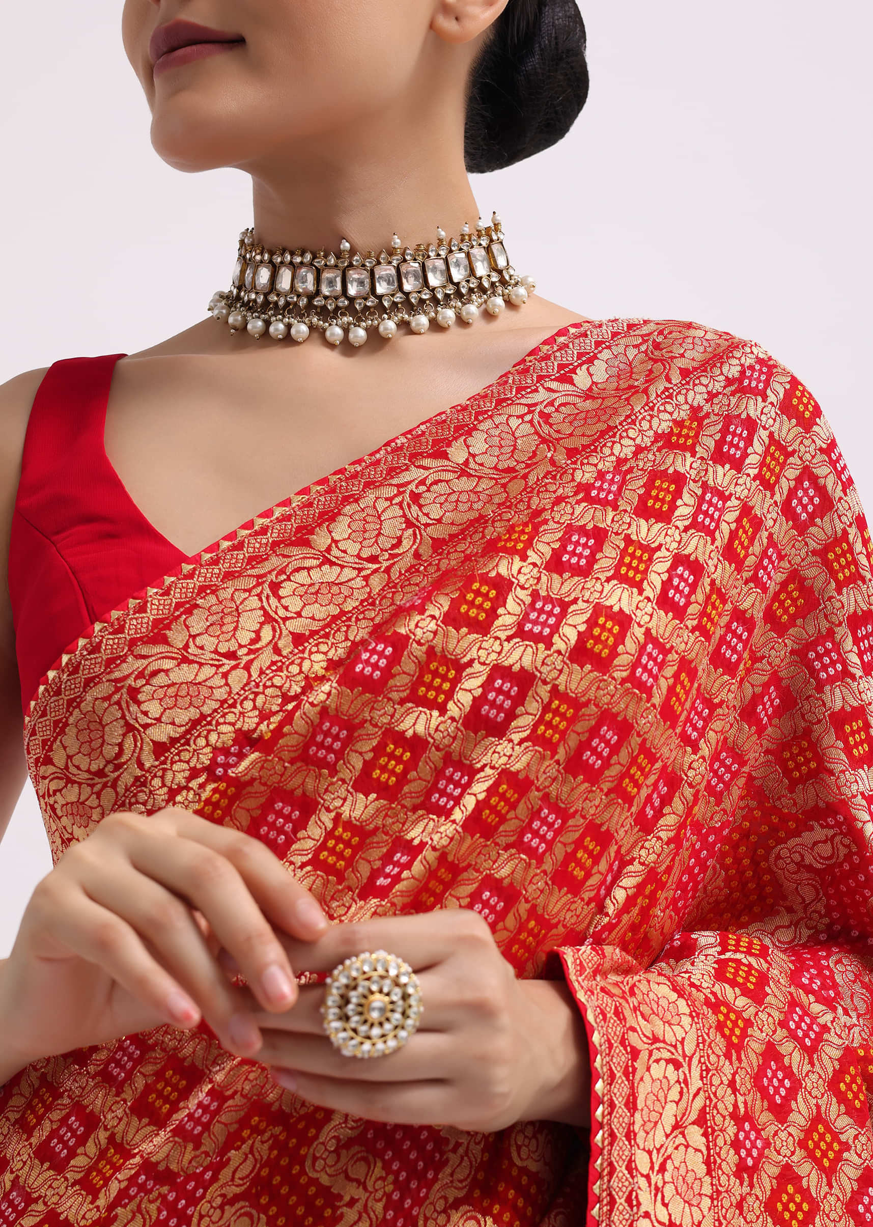 Red Woven Georgette Saree With Unstitched Blouse - Image 2