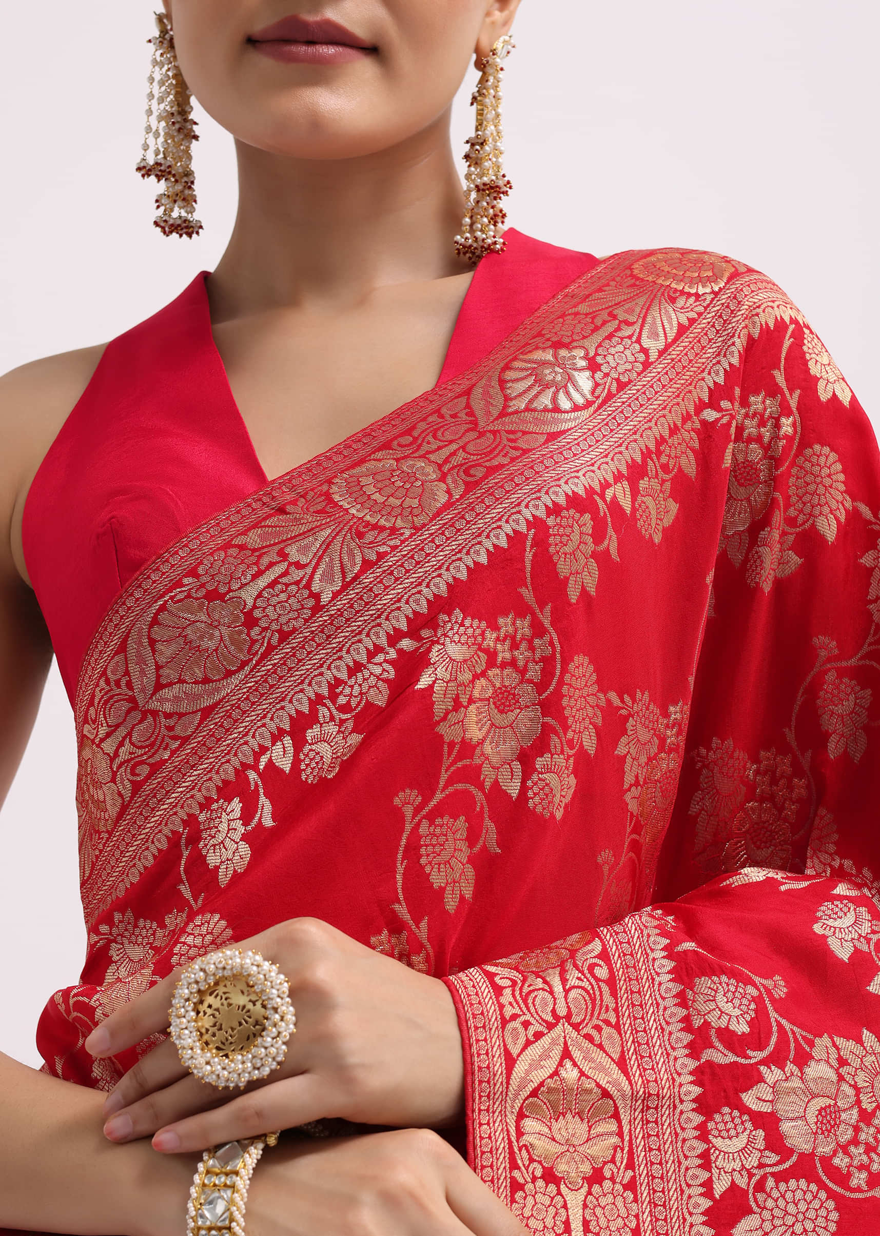 Red Zari Jaal Dola Silk Saree With Unstitched Blouse - Image 5