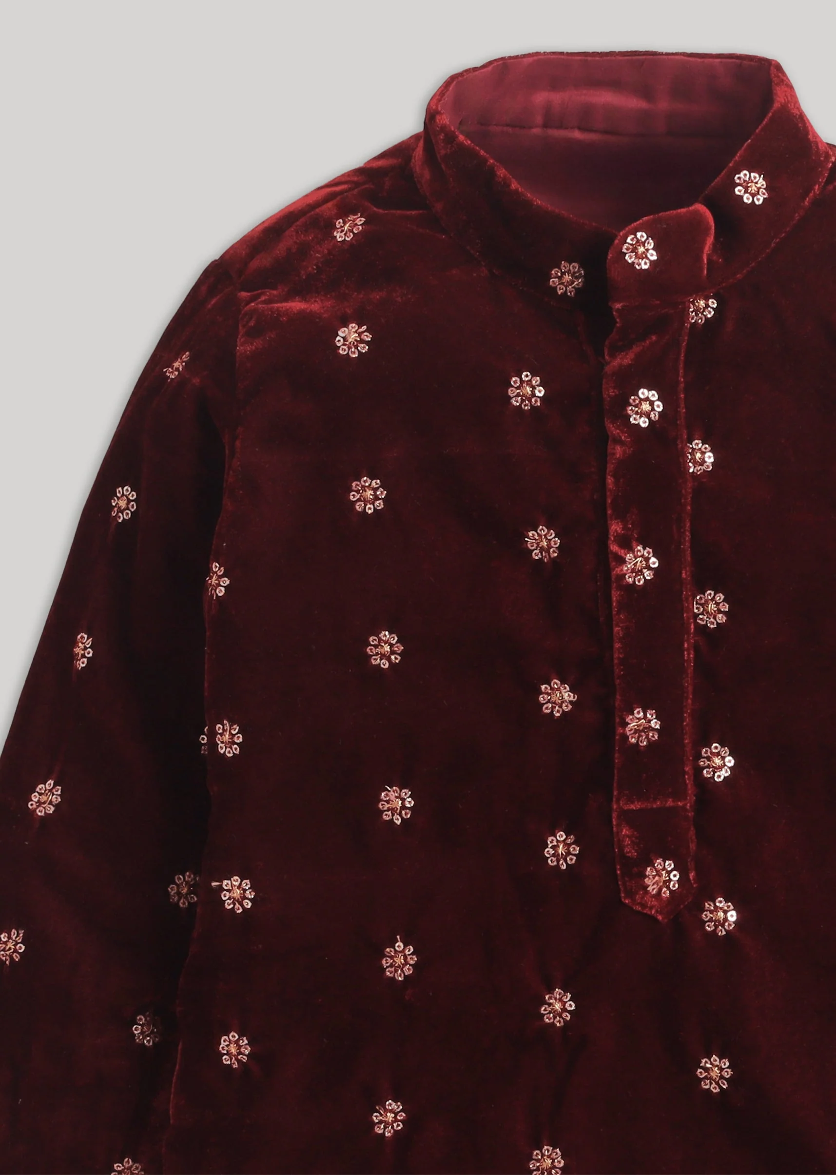 Rich Maroon Velvet Kurta Set With Zari Detailing - Image 4