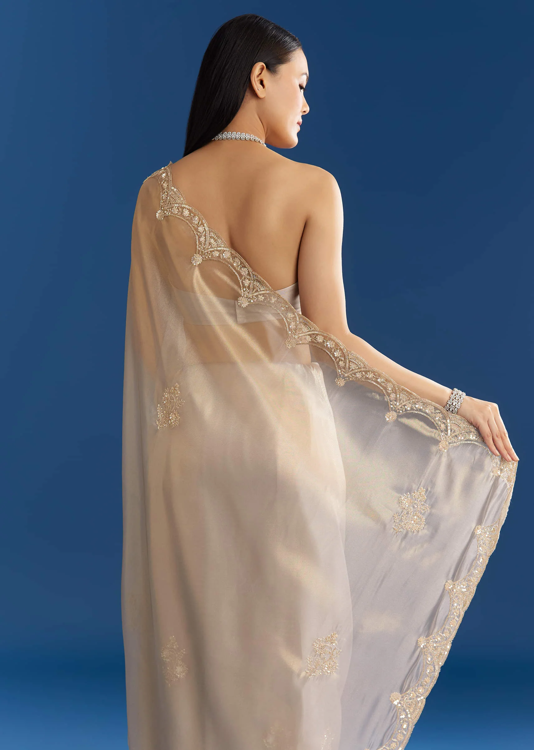 Silver Organza Tissue Saree With Sparkling Border - Image 4