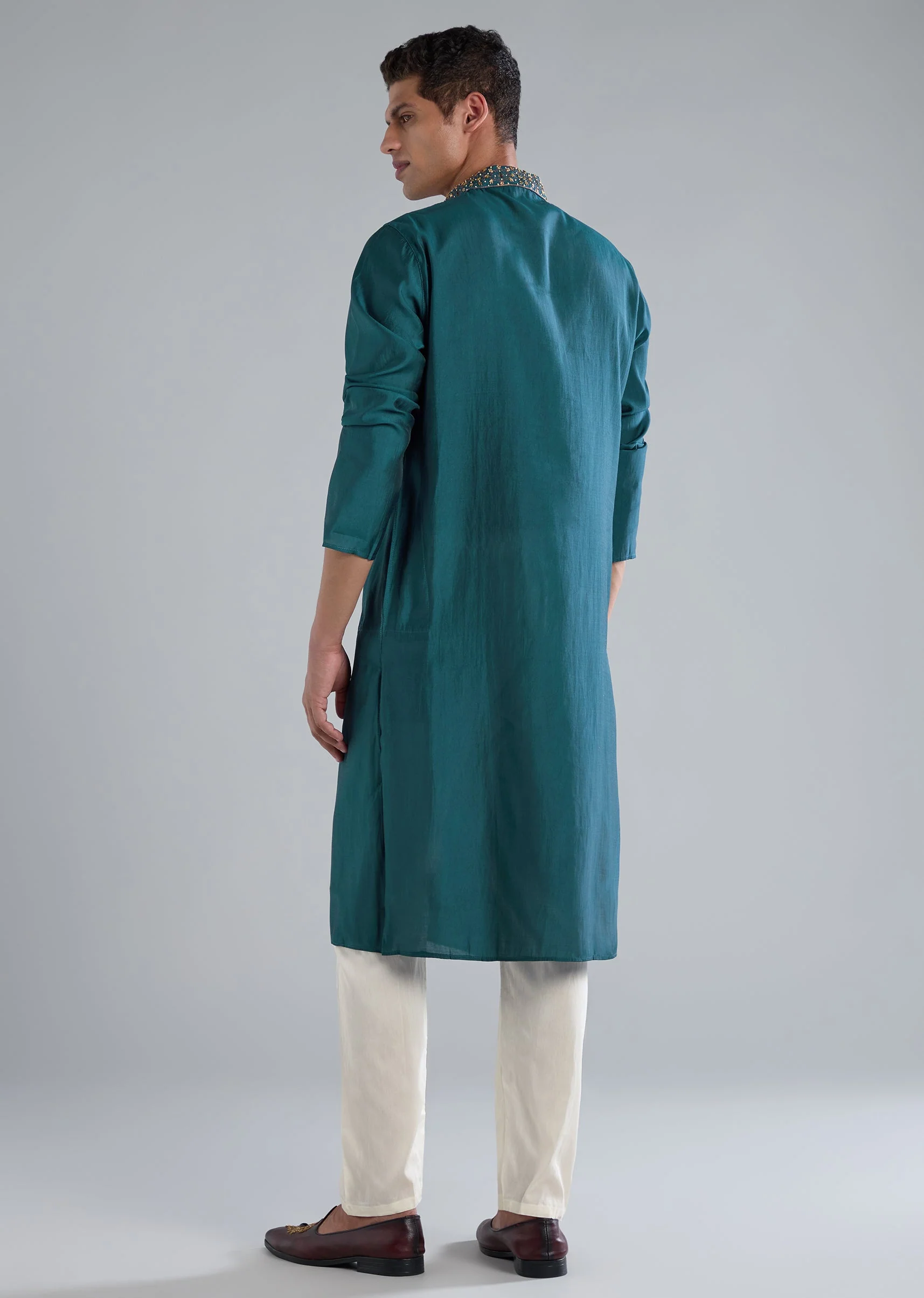 Teal Blue Kurta Set With Thread Resham And French Knot Detailing - Image 5