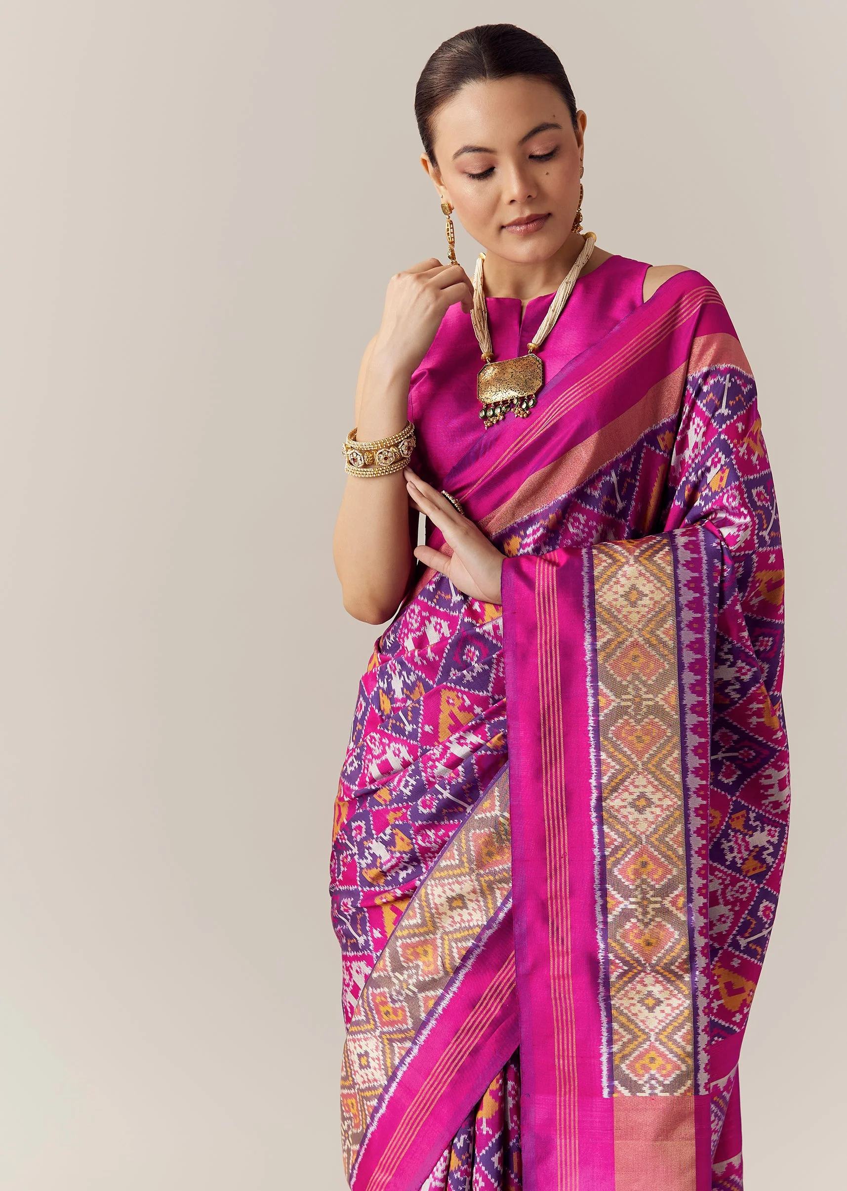 Violet Ikkat Geometric Weave Saree with Unstitched Blouse - Image 5