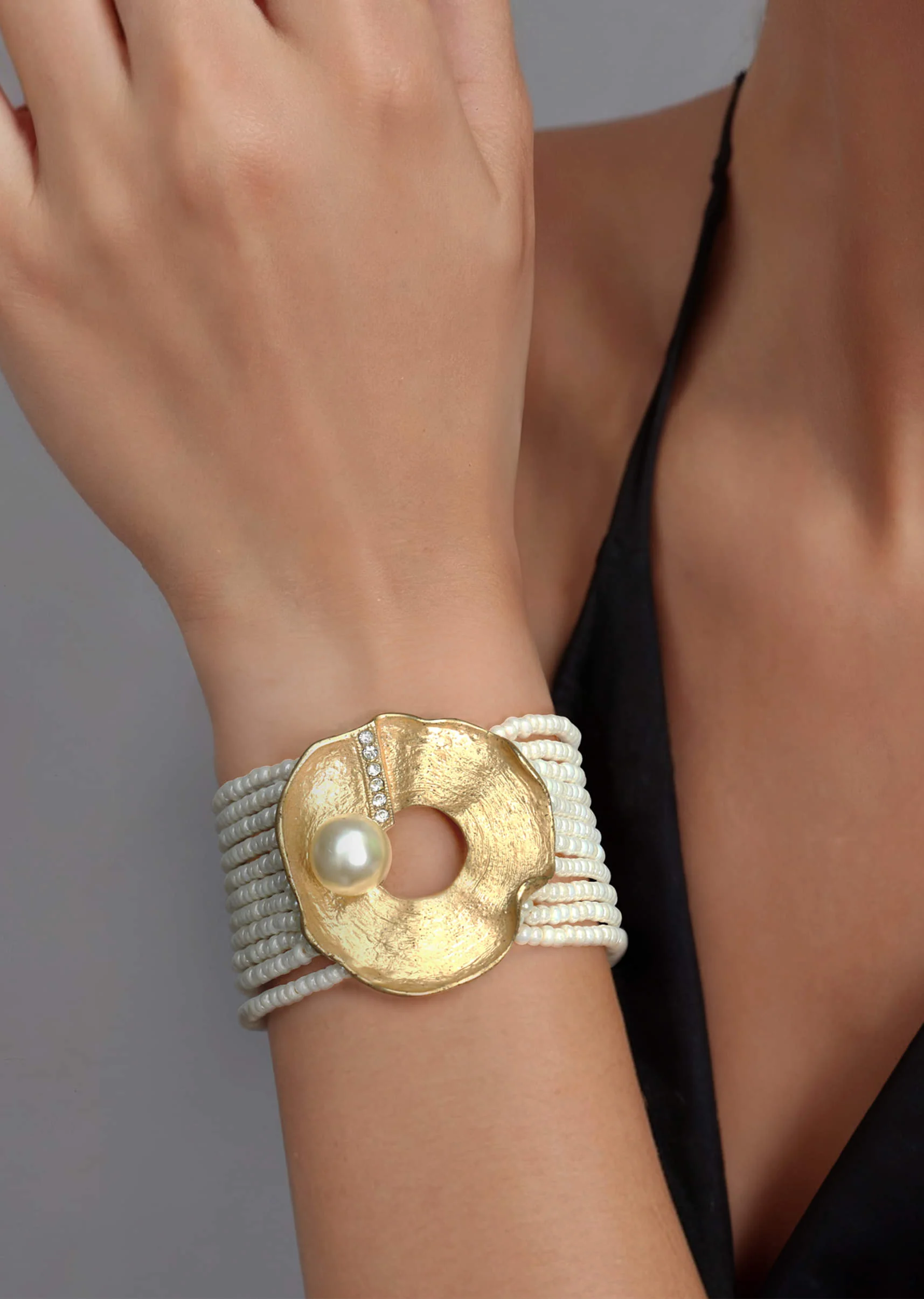 White Beaded Pearl Bracelet