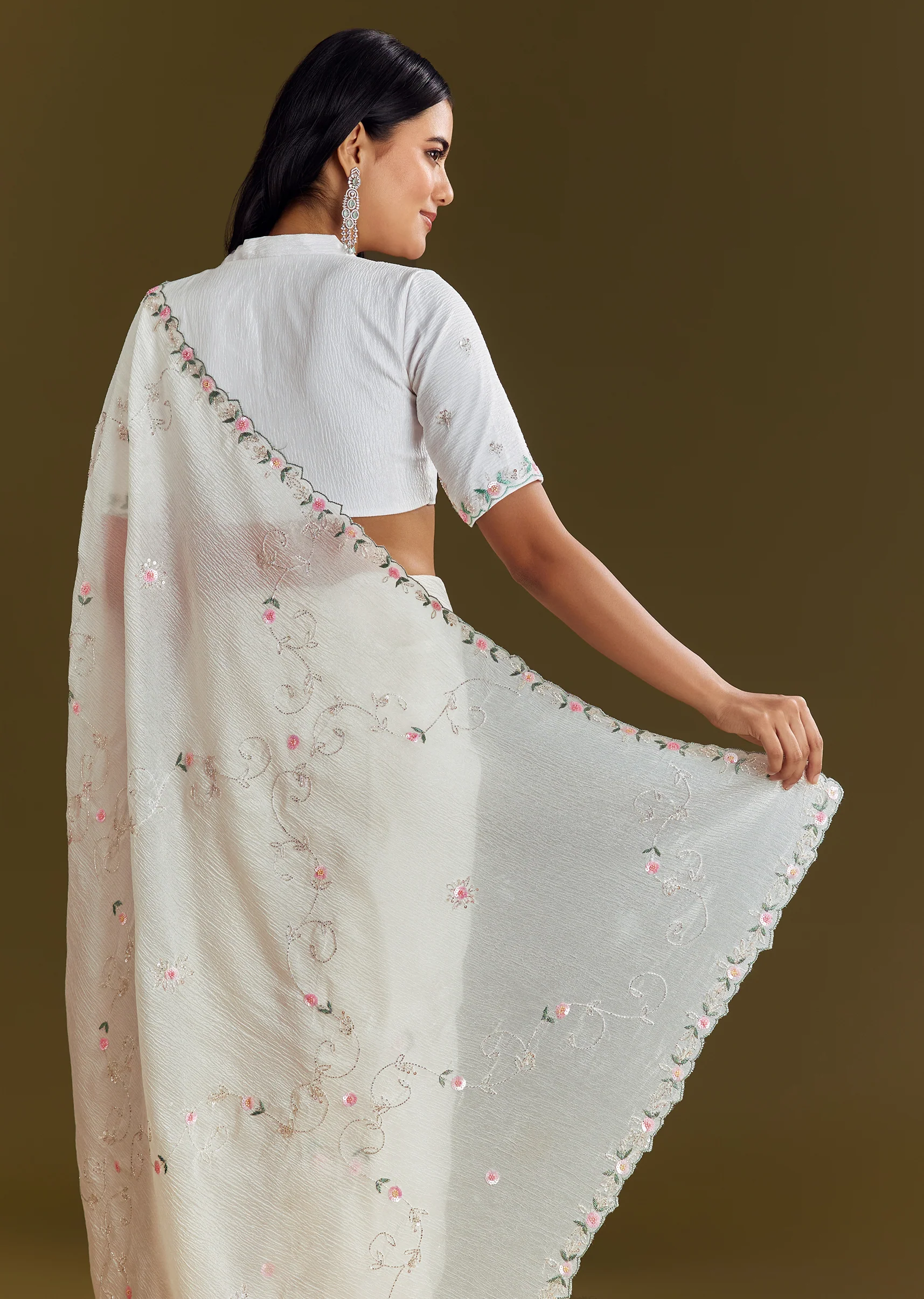 White Crush Tissue Saree With Cutdana And Beads Scallop Border - Image 6