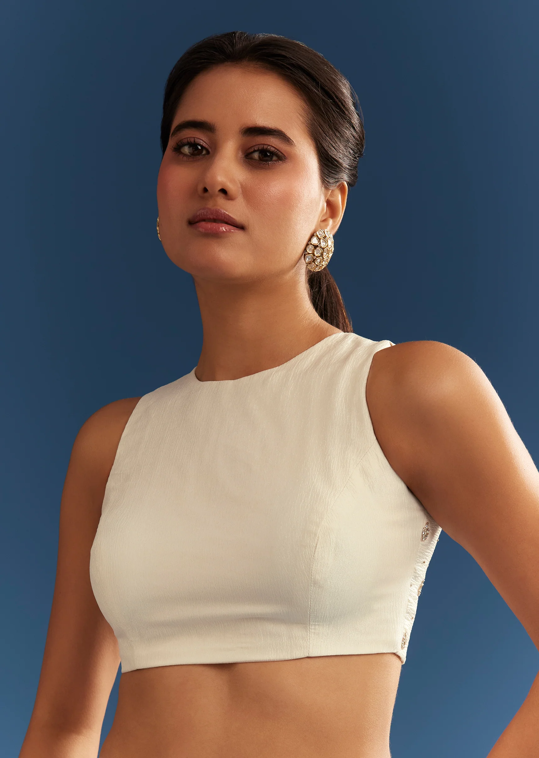 White Crushed Tissue Cutdana Embroidered Saree - Image 7