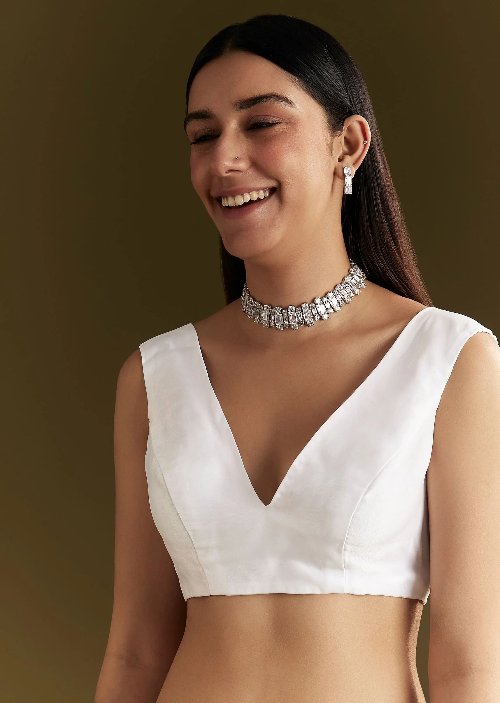 White Glass Tissue Saree With Sequins Embroidery And Scallop Border - Image 7