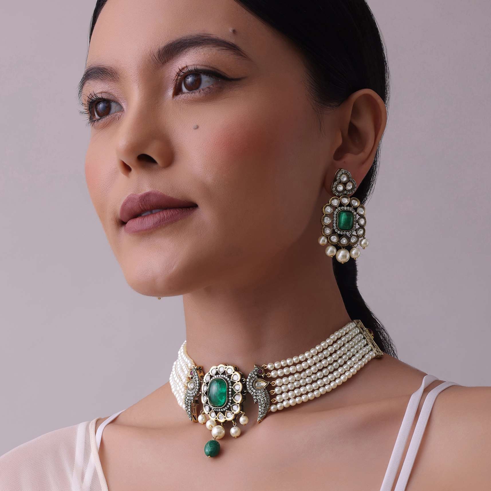 White Gold-Finish Kundan Choker Set With Pearls And Faux Diamonds In Mix Metal - Image 2