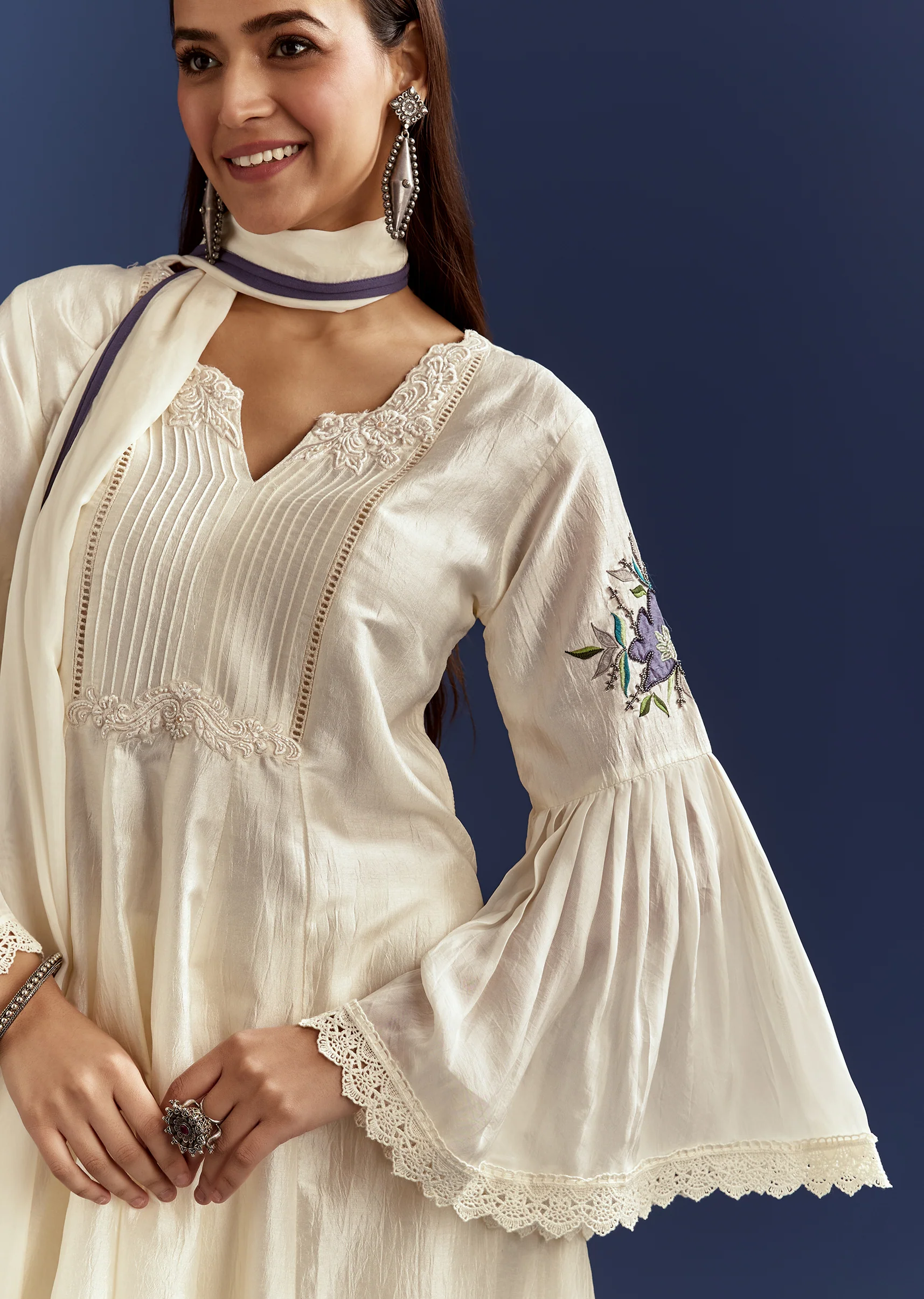 White High Low Kurta With Cut Dana Beads And Applique Work In Fuji Silk - Image 3