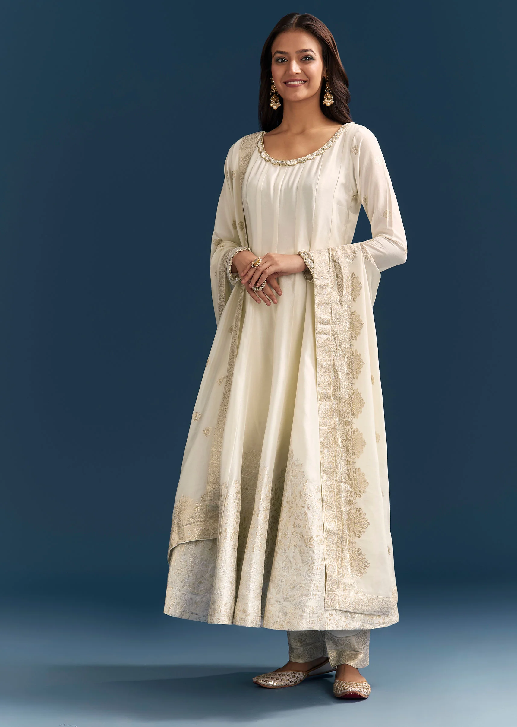 White Jacquard Anarkali Suit With Organza Dupatta - Image 4
