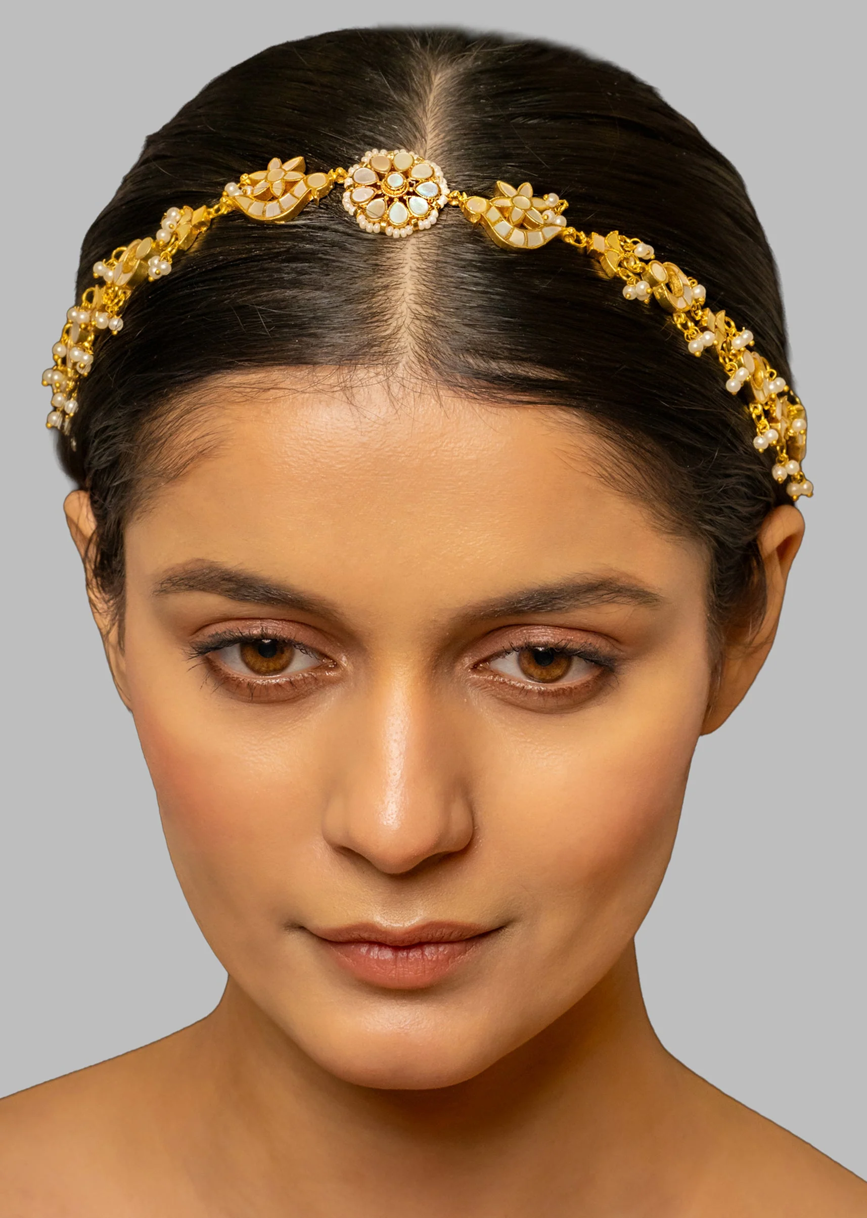 White Kundan Bridal Headband With Subtle Polki - Image 2