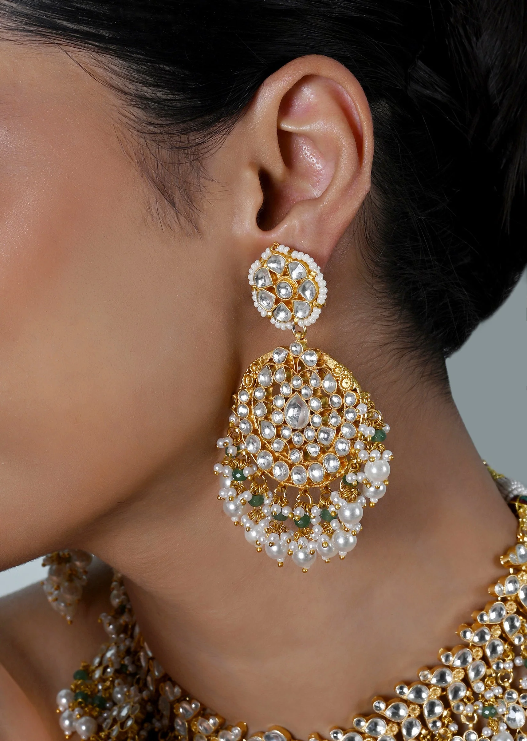 White Kundan Necklace Set With Earrings - Image 2