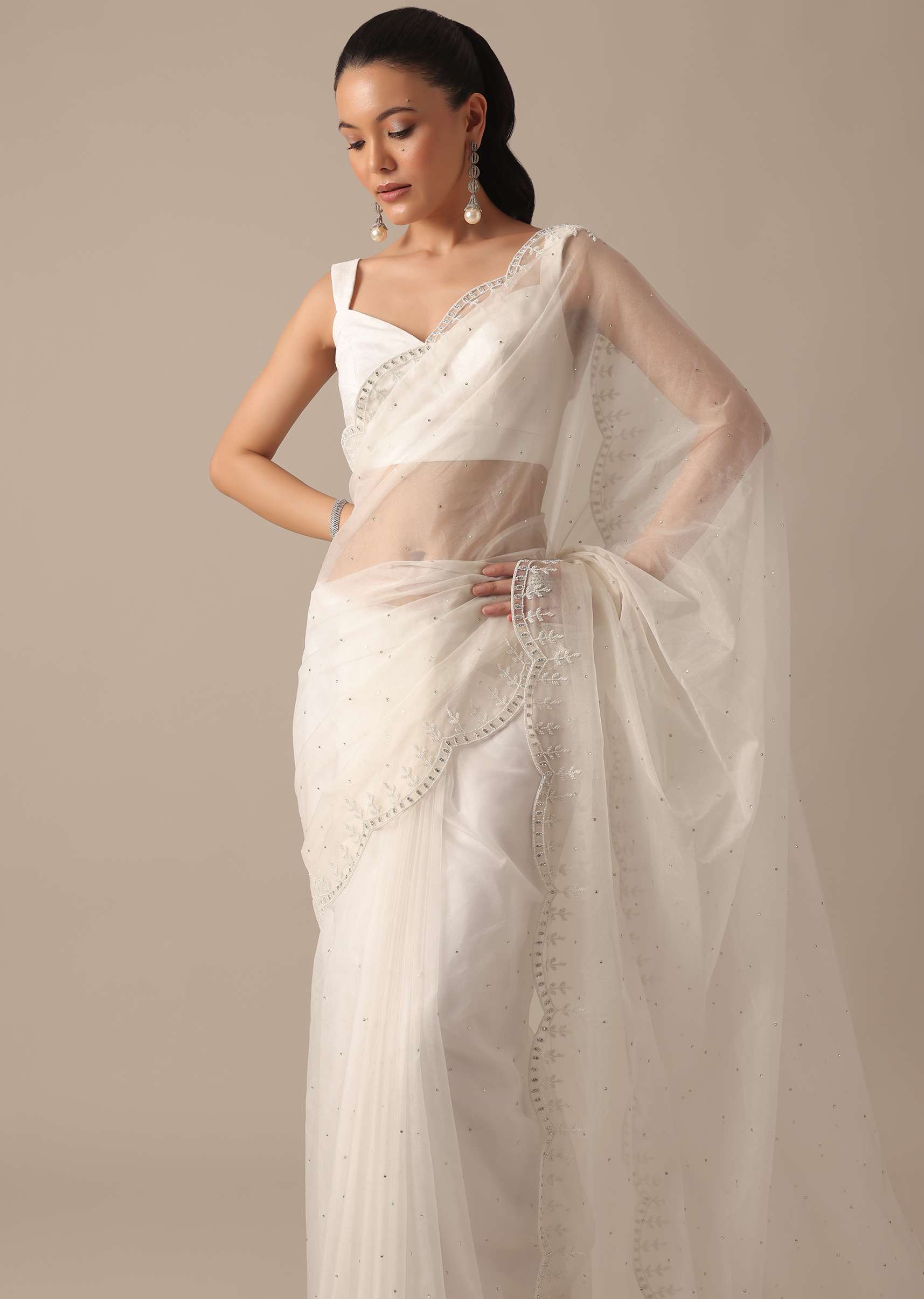 White Organza Saree With Unstitched Blouse Piece - Image 2