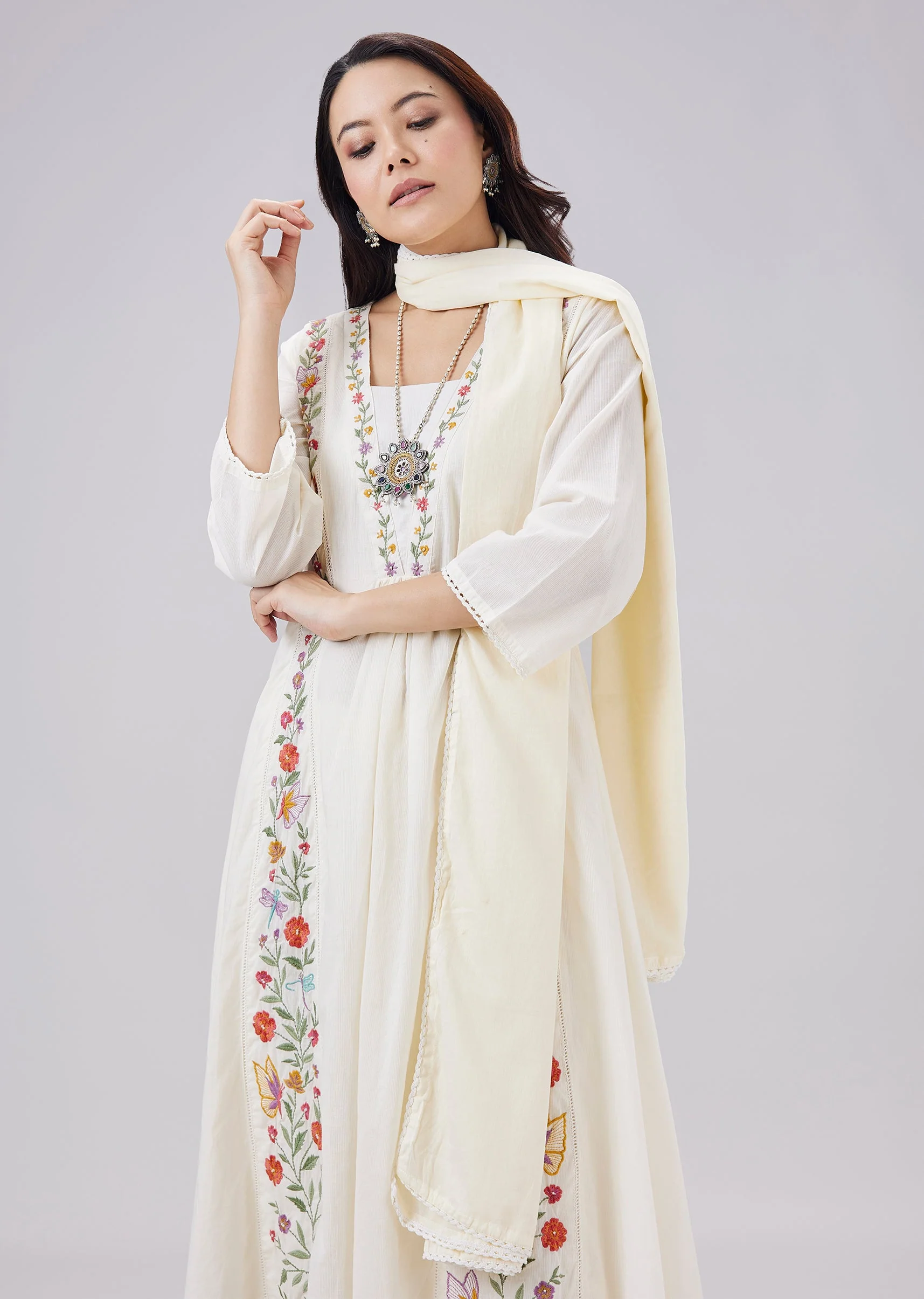White Resham Embroidered Mulmul Cotton Anarkali Set With Dupatta - Image 4