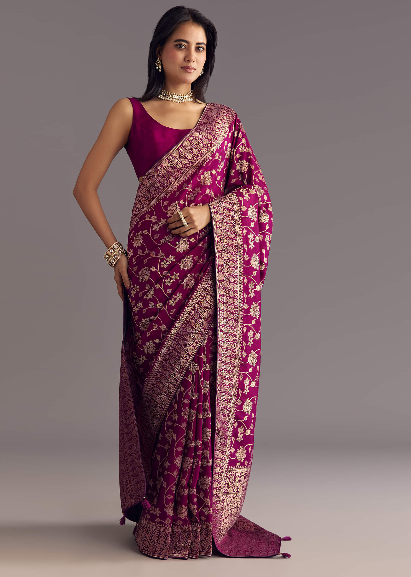 Wine Dola Silk Saree With Zari Jaal And Border Work - Image 3