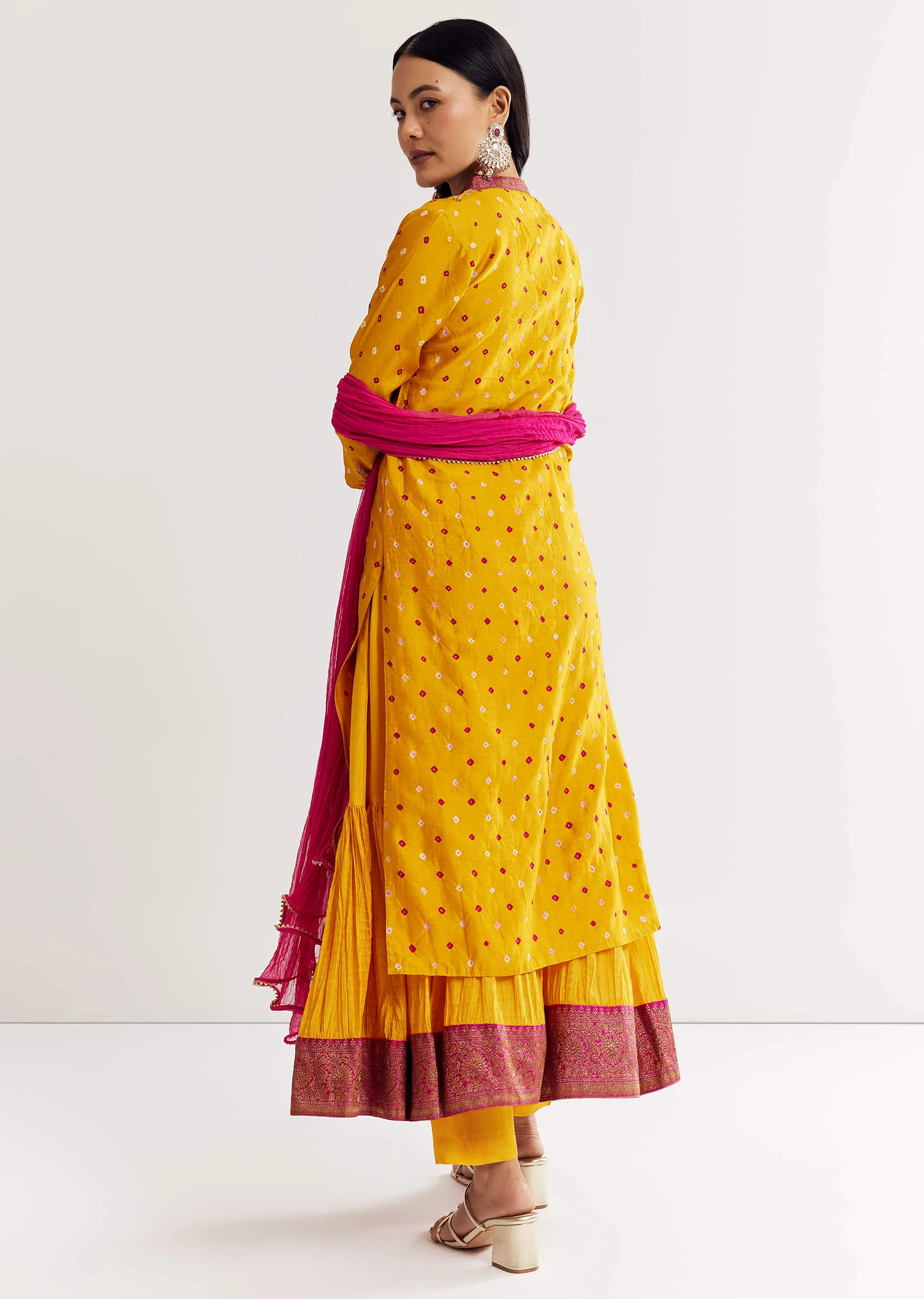 Yellow Bandhani Kurta Set With Pink Dupatta - Image 5