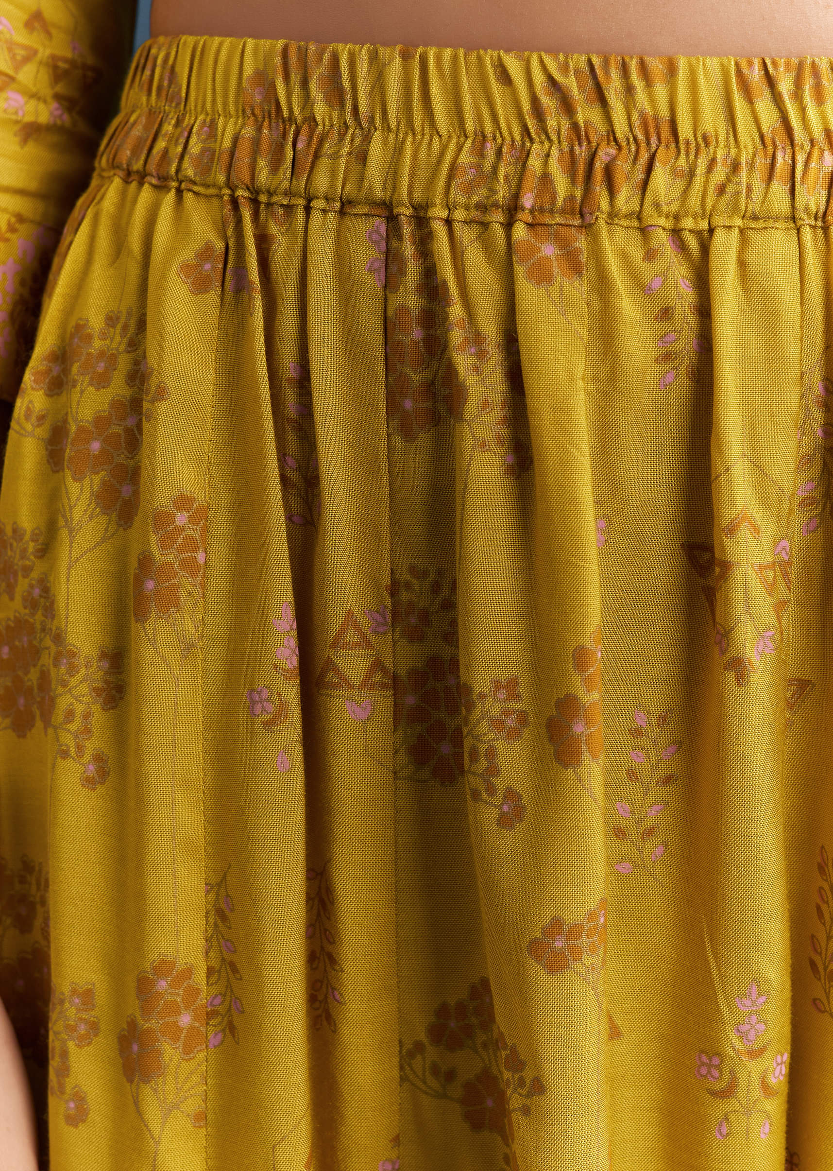 Yellow Cotton Printed Anarkali Suit With Mirror And Thread Embroidery - Image 6