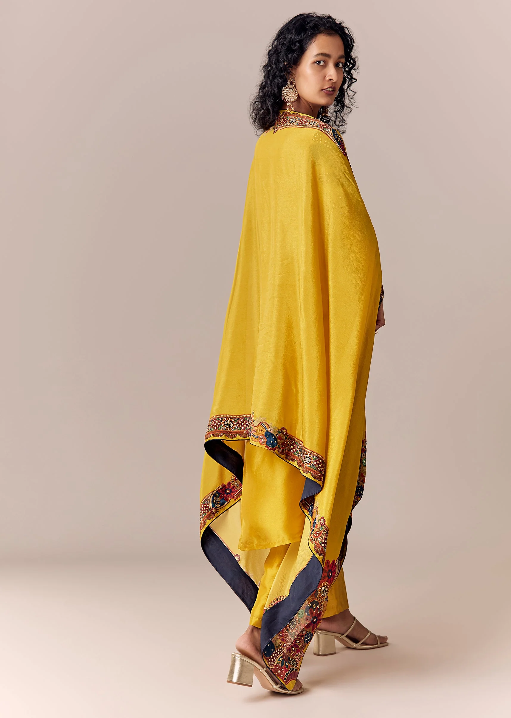 Yellow Printed Kurta Pant Set With Dupatta - Image 5