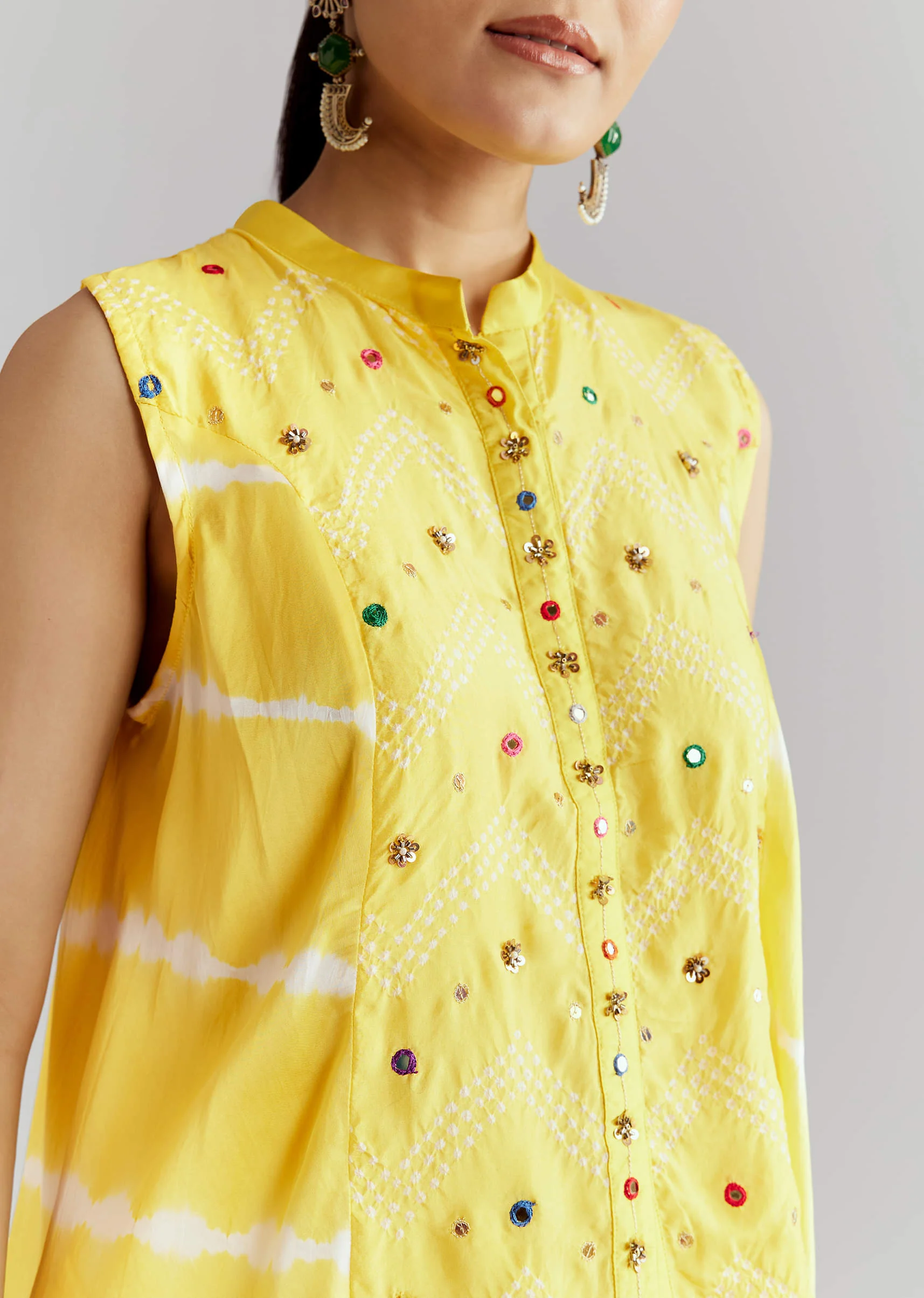 Yellow Satin Indo Western Set With Bandhani And Leheriya Print - Image 4