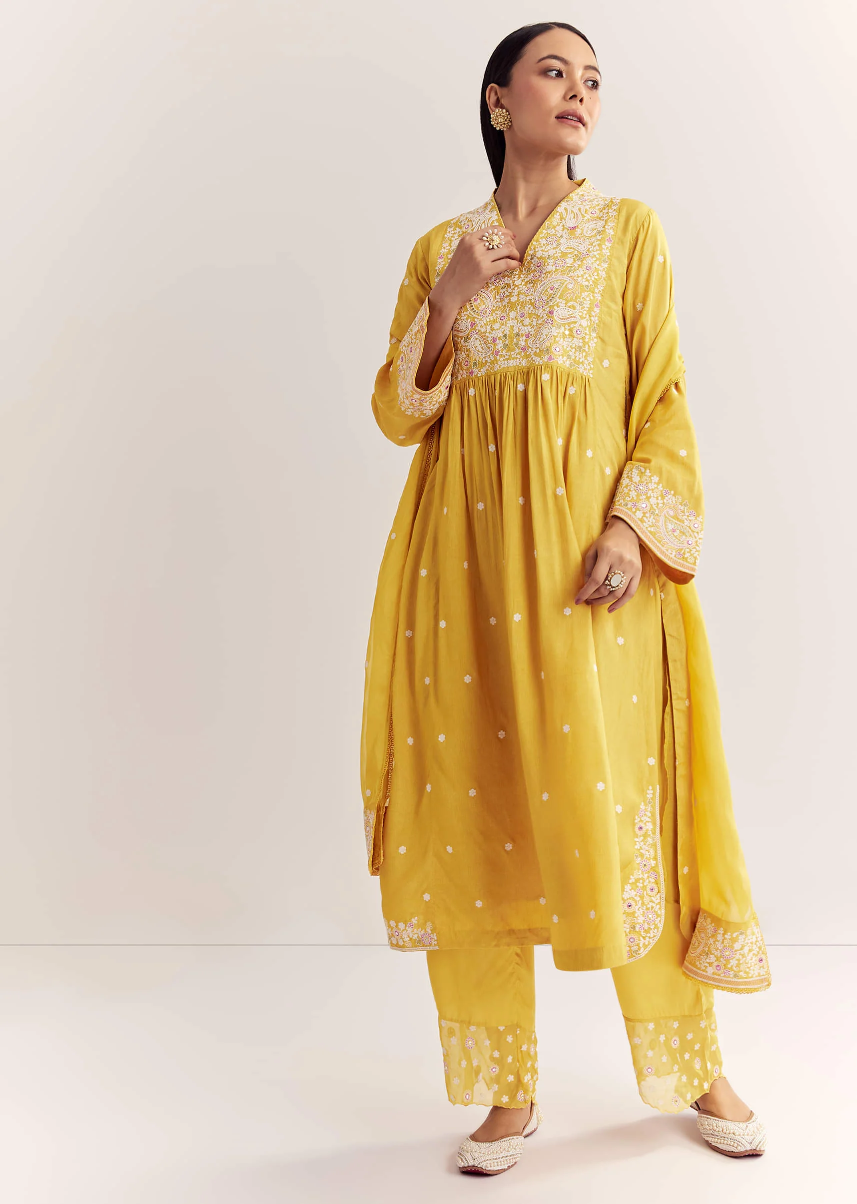 Yellow Silk Kurta Set With Thread Work And Organza Dupatta - Image 3