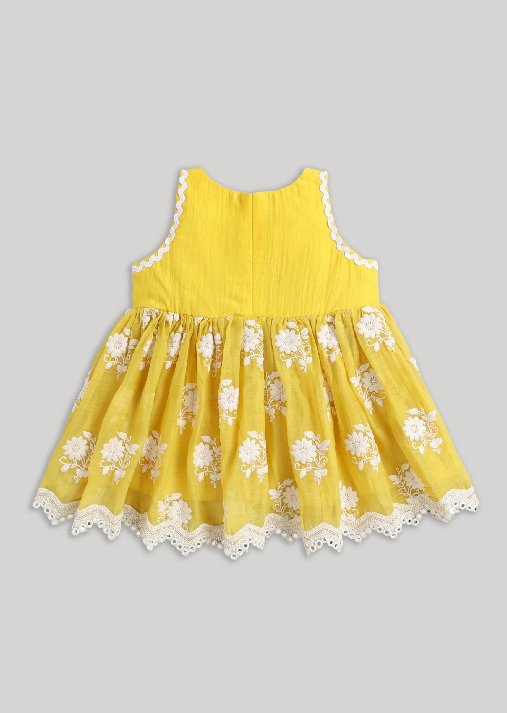 Yellow White Chanderi Salwar Suit With Resham Detailing - Image 3